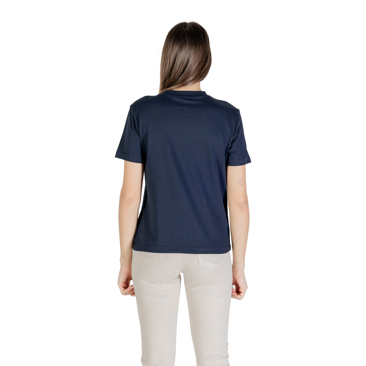 T-shirt Calvin Klein Jeans HERO SS CLASSIC MONO donna blu con stampa maniche corte scollo tondo 100% cotone - vista posteriore retro indossata da modello