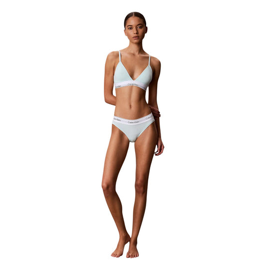 Reggiseno Triangolo verde menta Donna Calvin Klein; Tessuto elasticizzato in cotone e modal con coppe leggermente imbottite. Modello casual con spalline sottili e fascia sottoseno elastica logata, stile essentials 4 stagioni. Figura frontale