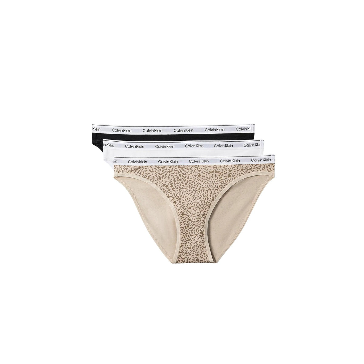 Multipack 3 Slip Bikini Donna Calvin Klein; Tessuto elasticizzato in cotone e lycra nei colori nero, bianco e stampa animalier. Modello a vita regolare con cuciture piatte invisibili e fascia elastica logata, stile casual essentials 4 stagioni.