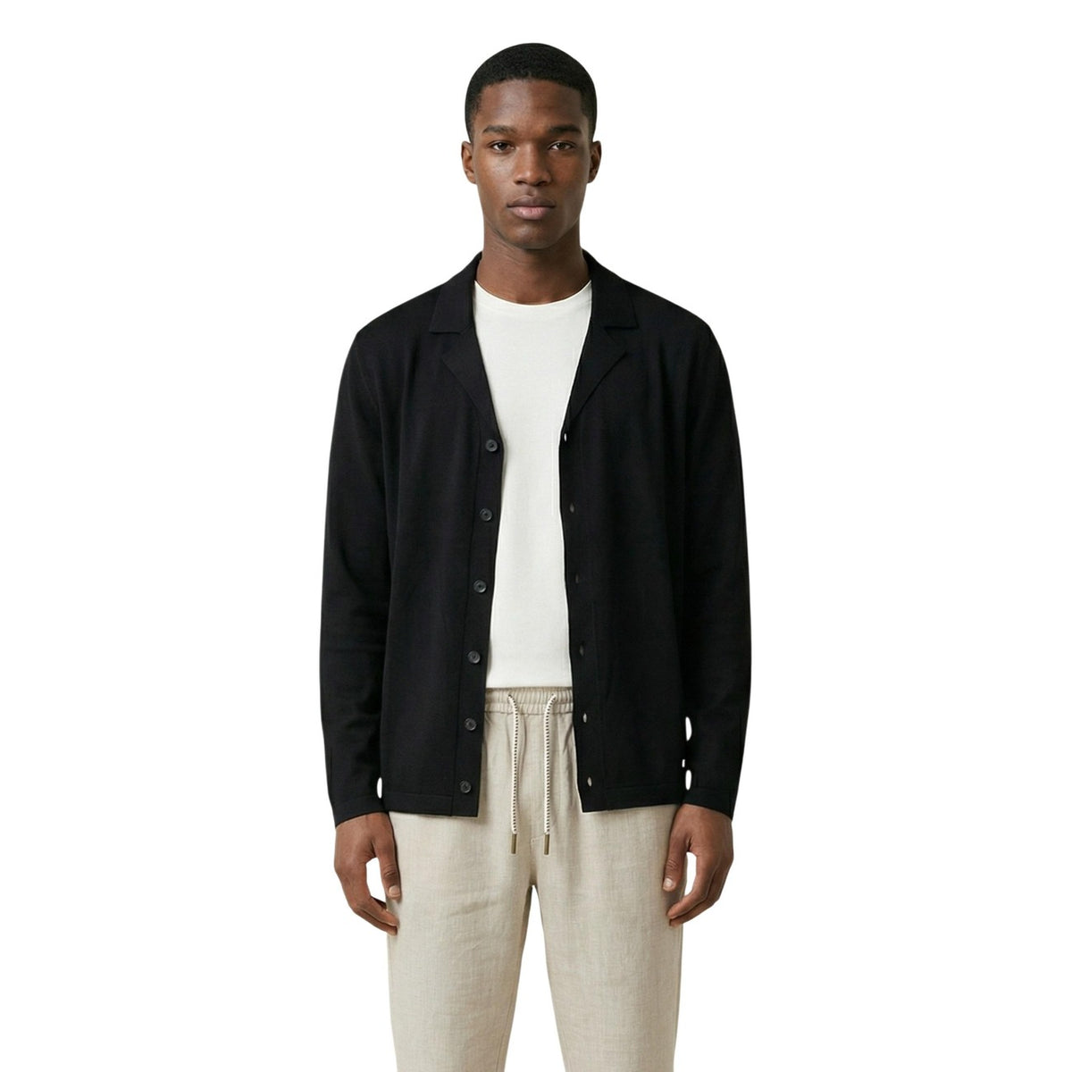 Gianni Lupo Cardigan nero Rever; maglieria in viscosa elasticizzata, chiusura frontale classica e stile raffinato, perfetto per la mezza stagione e outfit da ufficio o tempo libero. Vista frontale