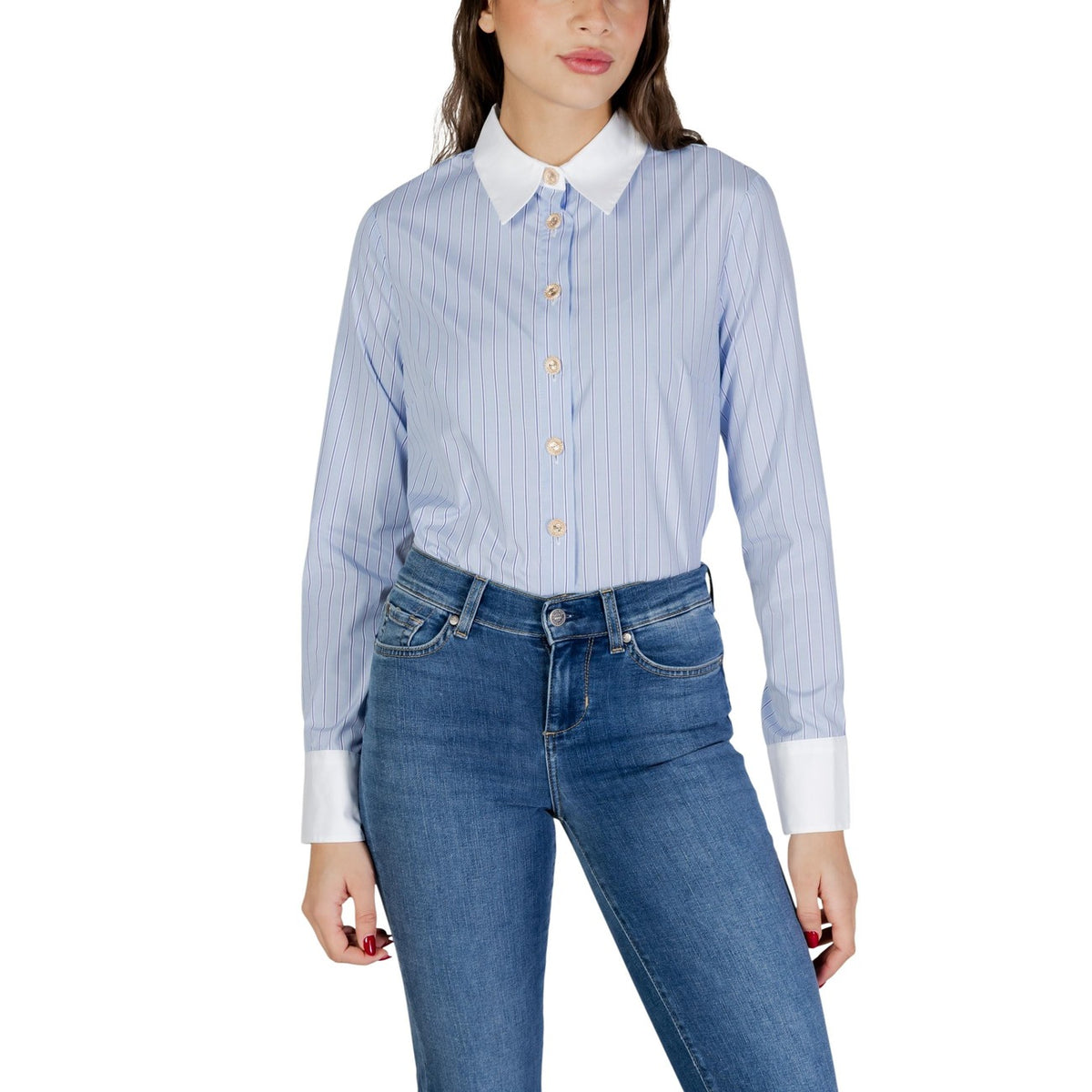 Camicia Morgan De Toi donna azzurro gessato con bottoni maniche lunghe scollo tondo cappuccio 35% cotone 65% poliestere - vista frontale indossata da modello