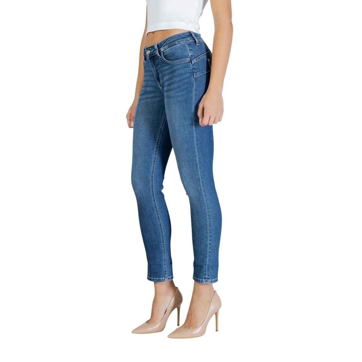 Liu Jo Monroe Slim Fit; denim stretch, vita normale, dettagli con pietre. Il jeans iconico Liu Jo per un look elegante e femminile. Vista laterale