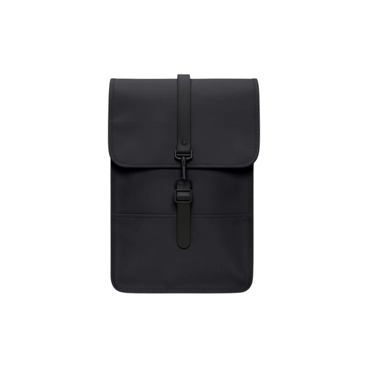 Zaino Rains Puffed Backpack Mini nero impermeabile 13020. Zainetto imbottito porta PC 13 pollici in tessuto idrorepellente opaco con chiusura a moschettone e tasca per telefono, zaino casual e moderno per la pioggia.