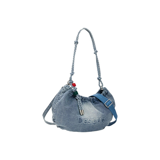 Borsa ovale in denim Desigual; manico trekking, tracolle intercambiabili, charm portacarte removibile, logo inciso. Design convertibile SS26.