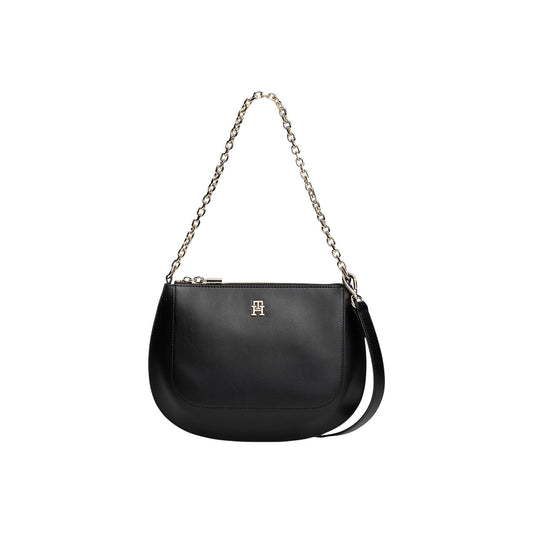 Borsa Tommy Hilfiger Convertible; 100% Poliuretano. Doppia tracolla (catenella e coordinata), chiusura con zip, dettagli metallici dorati. Design versatile e moderno, capienza 2,3 litri. Colore nero vista frontale