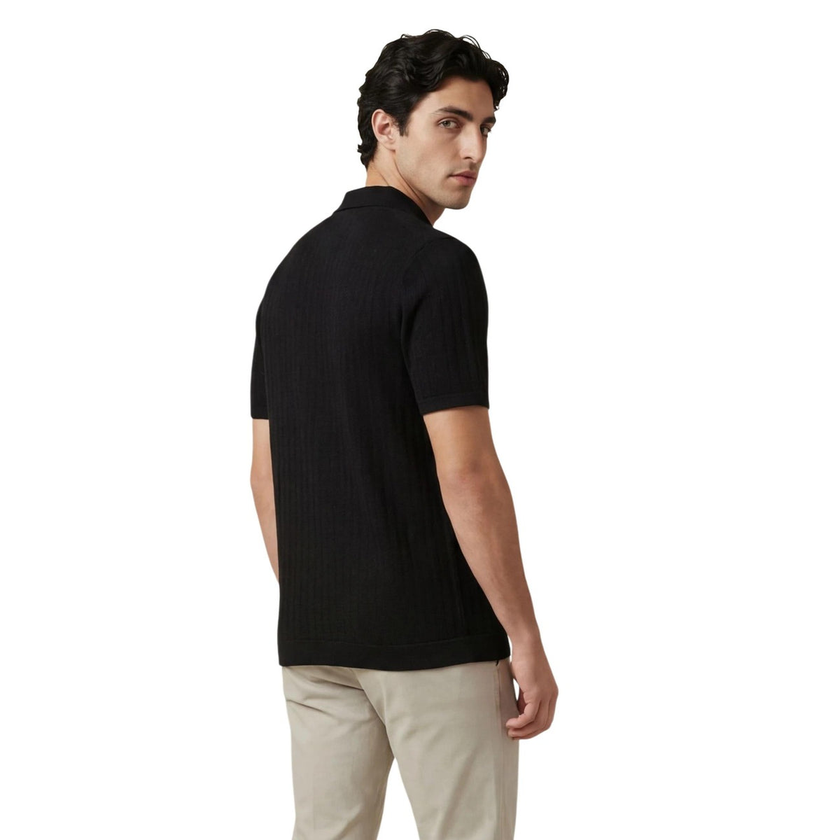 Polo nera Only & Sons Onsmoon Knit, 80% cotone e 20% nylon, texture in maglia fine e chiusura a tre bottoni; maglia polo leggera dalla vestibilità regular e stile ricercato. Vista posteriore