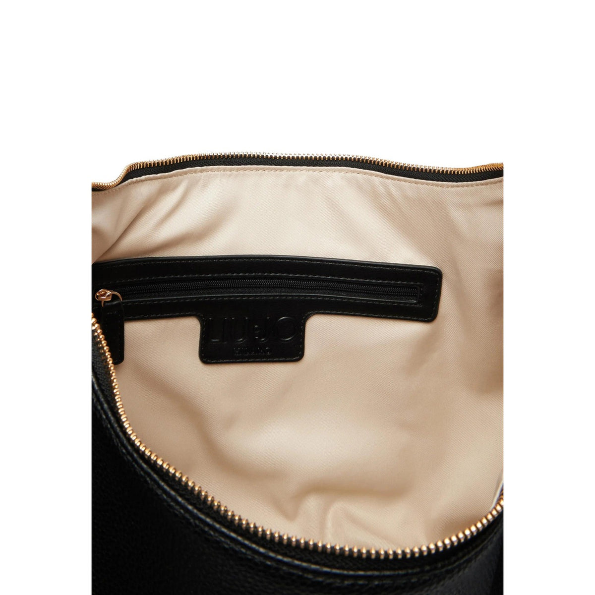 Borsa hobo Liu-Jo oro martellata AF6026 ES039. Borsa a spalla da donna dorata a mezzaluna in ecopelle con manico e catene oversize, charm logo Liu Jo e chiusura zip, borsa casual chic e luminosa 4 stagioni.