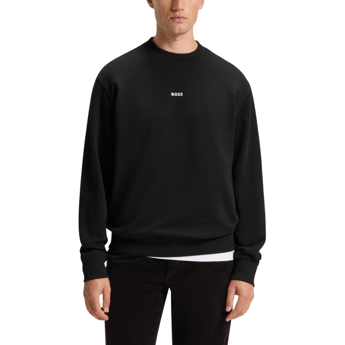Felpa Boss uomo nera 100% cotone - vista frontale indossata da modello