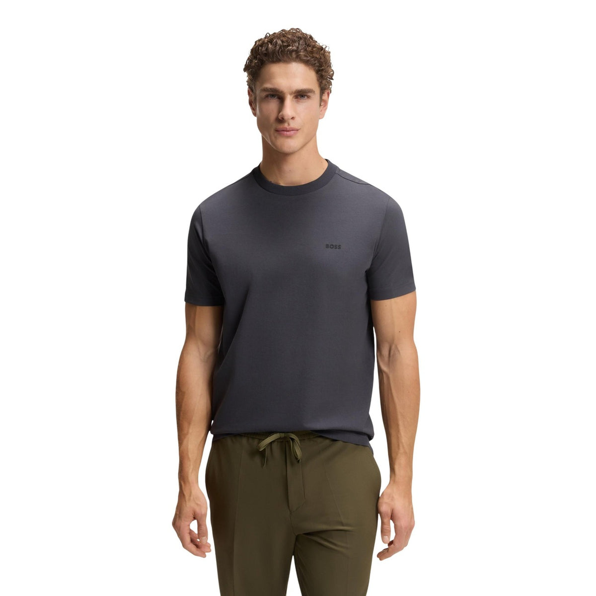 Boss Tee Uomo; cotone 95% e 5% elastan, logo ricamato, scollo tondo. Tessuto elasticizzato e traspirante, vestibilità perfetta, design senza tempo. Alta qualità Boss. Colore grigio vista frontale