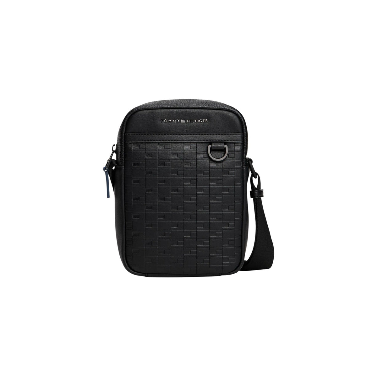 Borsa reporter a tracolla Tommy Hilfiger con mix di texture, motivo a bandierina impresso e logo metallico frontale; dotata di chiusura con zip e anello a D laterale.