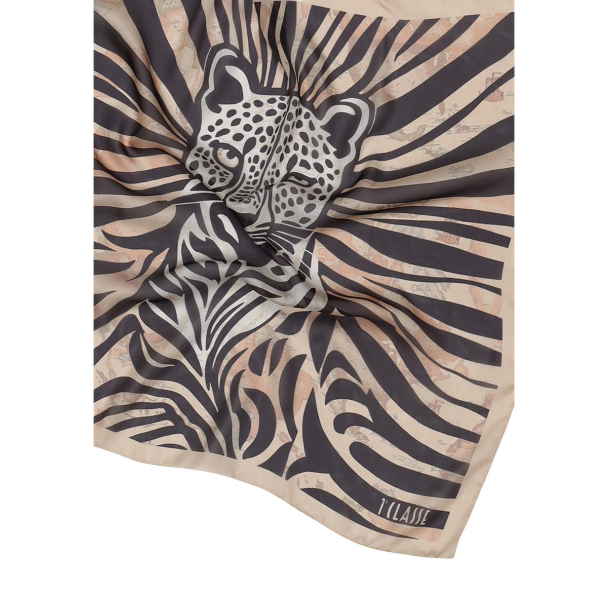 Alviero Martini F122 1828 Foulard; stampa leopardo stilizzato, 100% poliestere. L'accessorio grintoso e originale della linea Prima Classe. Vista frontale dettaglio logo e stampa leopardo