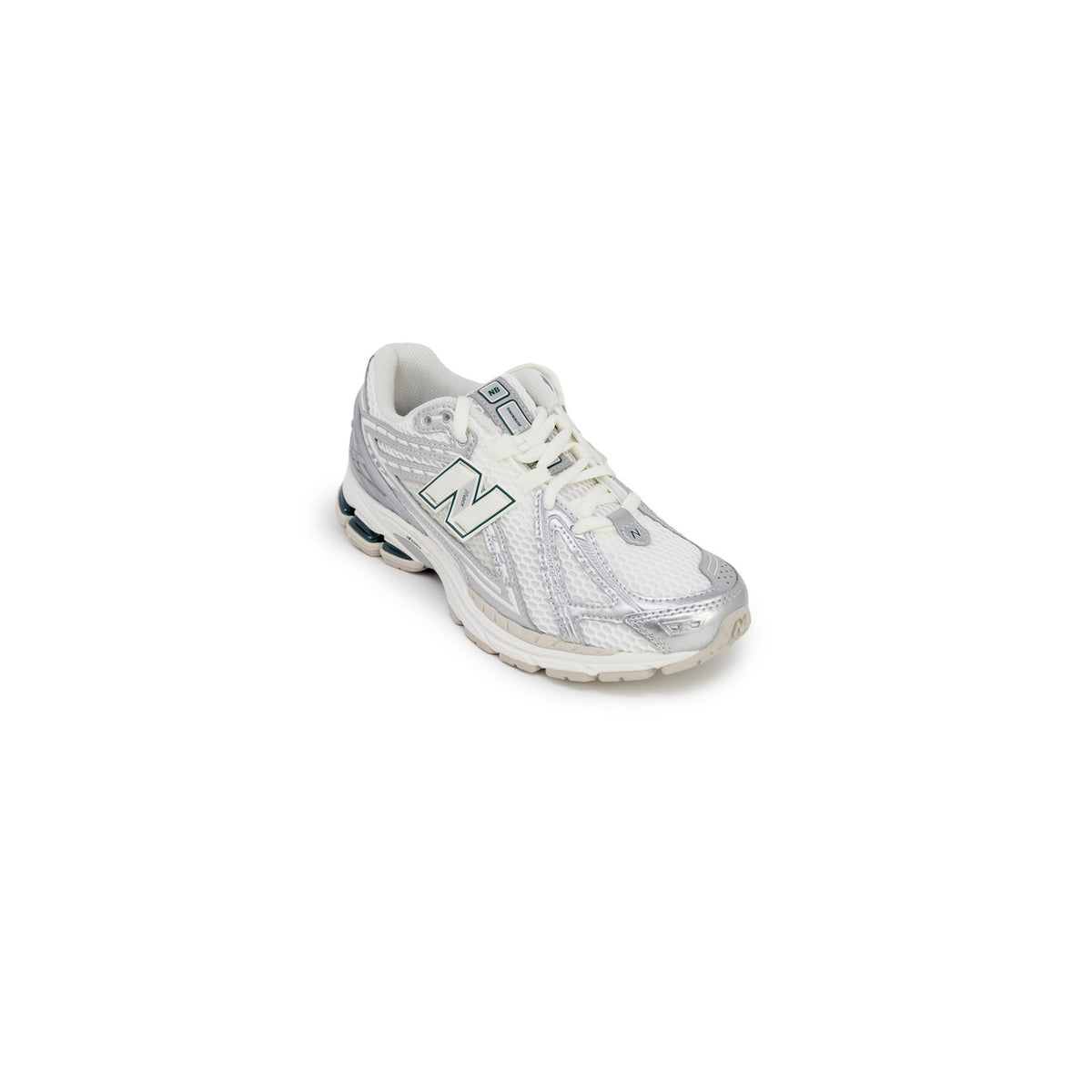 sneaker New Balance 1906R di colore argento e bianco con tomaia in mesh e materiale sintetico vista frontale