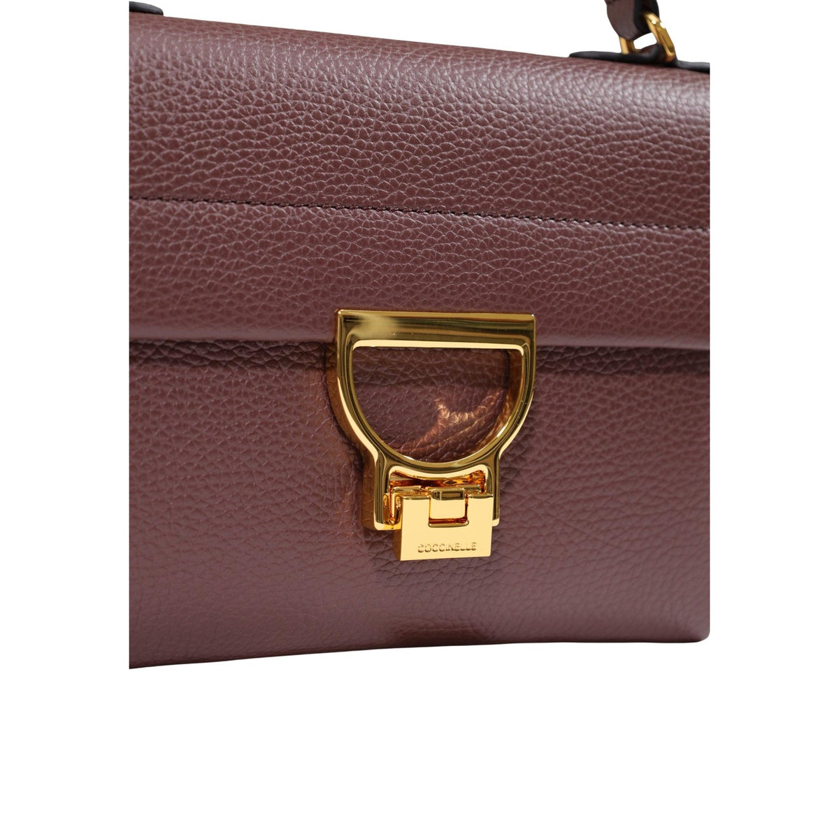 Borsa Coccinelle donna Flat Mini pelle viola scuro E1 MD5 19 03 01. Pochette elegante in vera pelle con tracolla e cerniera zip, borsa piccola da sera e tempo libero pelletteria italiana.