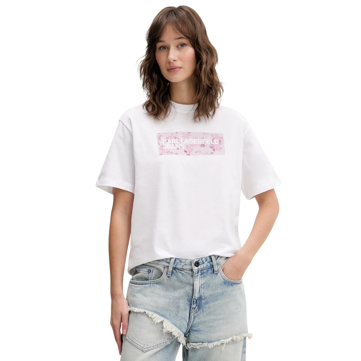 T-shirt Karl Lagerfeld Jeans Bianca; 100% Cotone Organico. Logo floreale frontale, vestibilità relaxed, scollo tondo. Tessuto leggero e traspirante, stile casual-elegante. Vista frontale