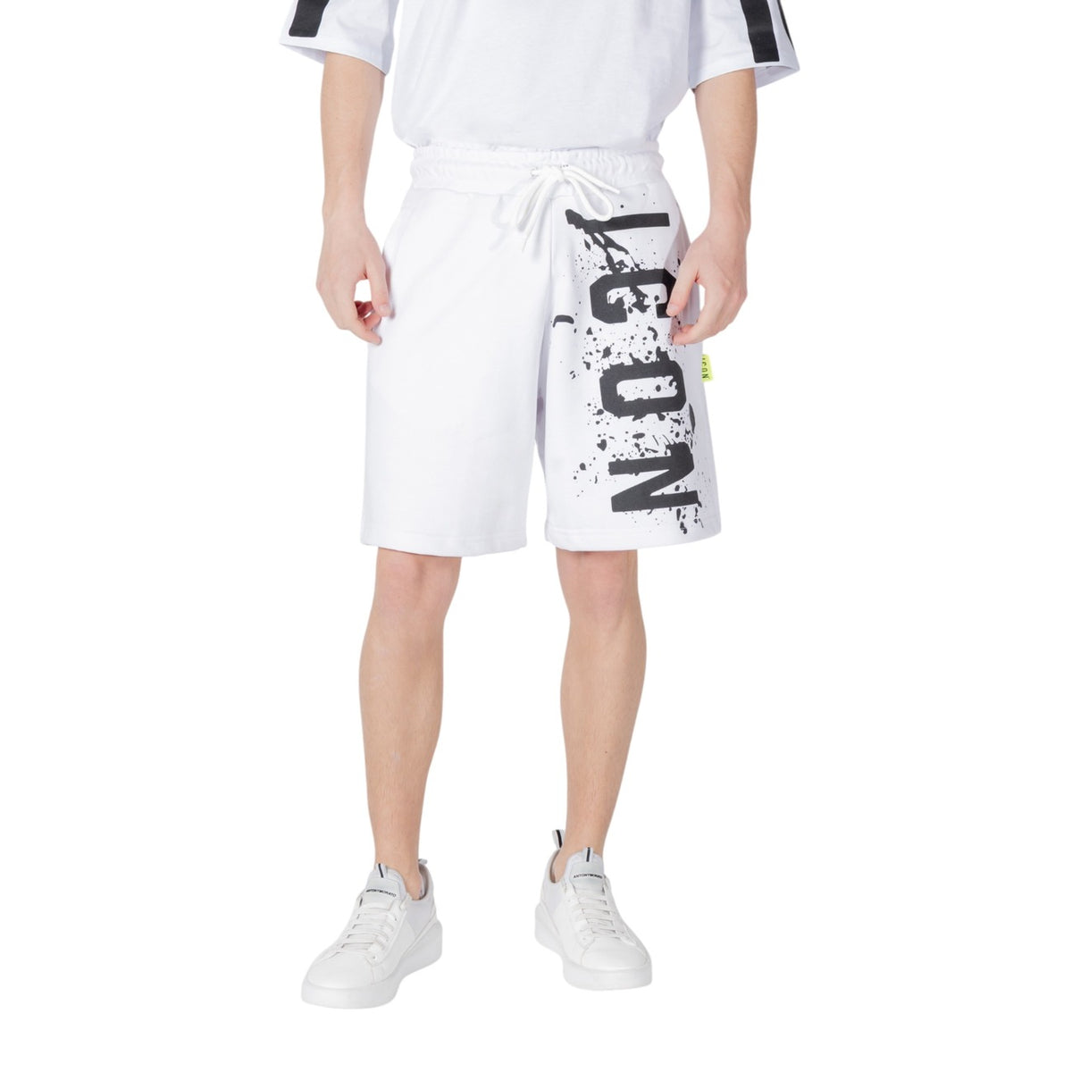 bermuda bianchi da uomo Icon con logo schizzato nero vista frontale
