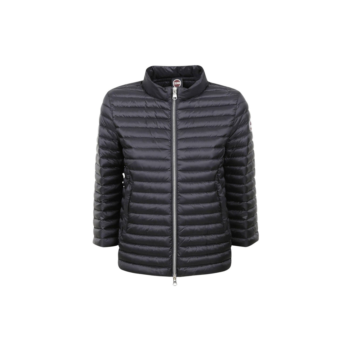 Cappa piumino donna Colmar Originals 100 grammi 2172 9VX. Giacca leggera da donna a trapezio con maniche a 3/4, cappuccio fisso, zip doppio cursore e tessuto riciclato idrorepellente, capospalla primavera estate casual e raffinato.