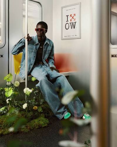 OFF-WHITE