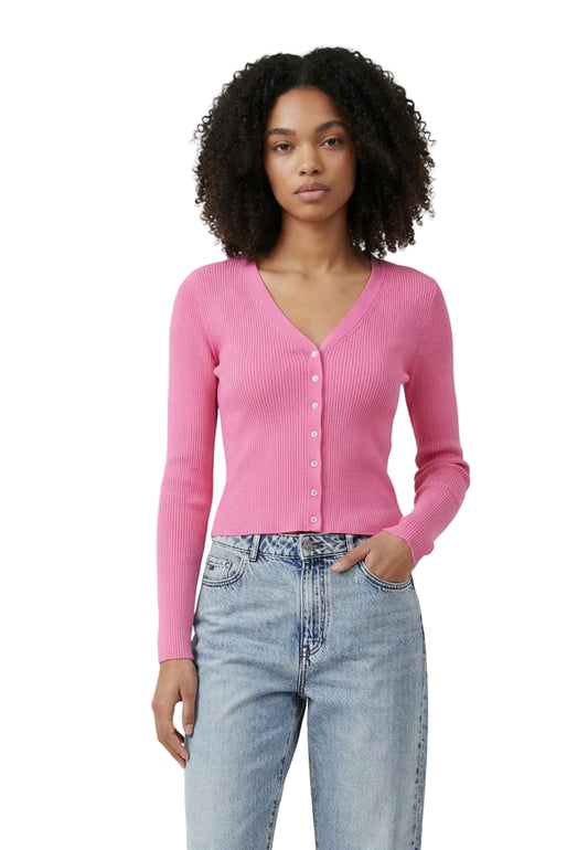 Cardigan rosa aderente Only Onlmist a costine con scollo a V e bottoni, realizzato in misto viscosa e nylon dalla mano morbida. Vista frontale 