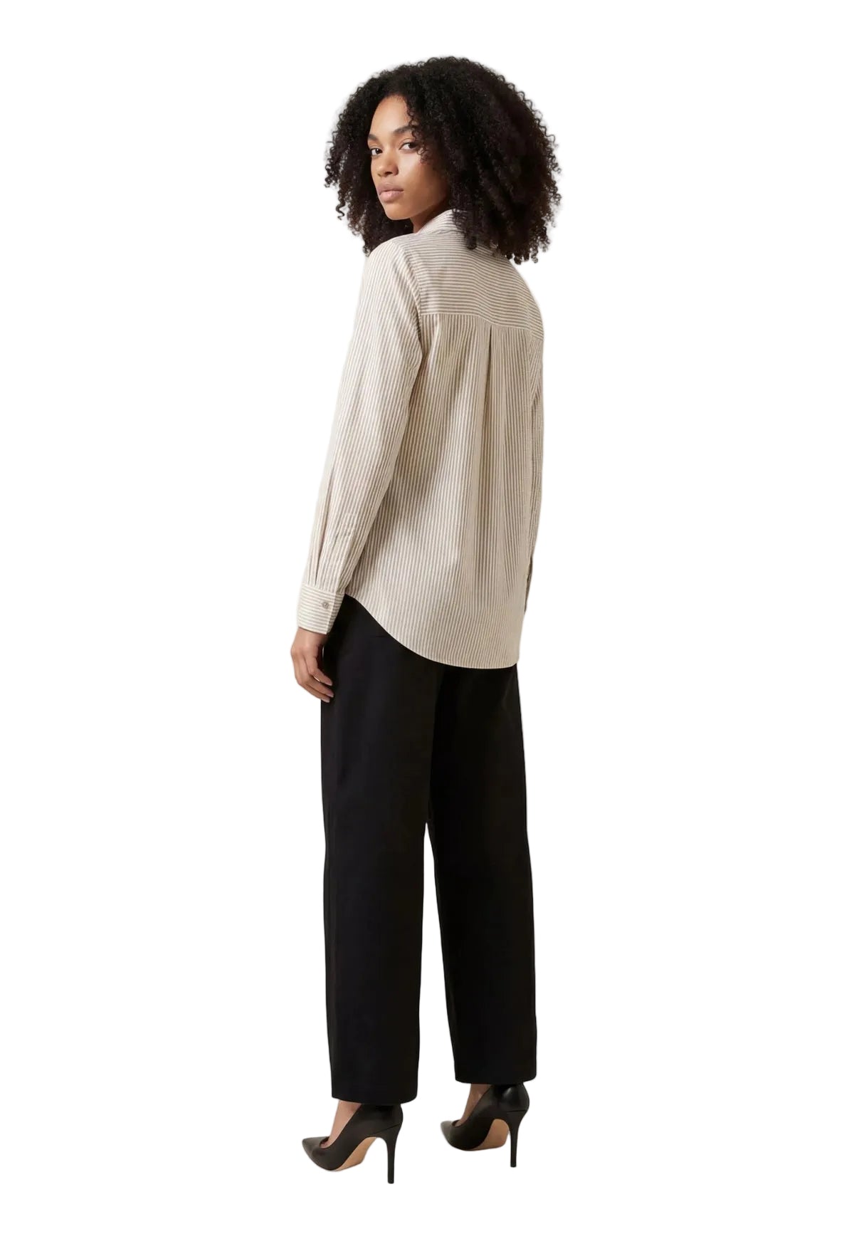 Camicia beige JDY Soho Loose Striped, maniche lunghe, design a righe verticali e vestibilità ampia; capo versatile in misto cotone, ideale da indossare aperta o chiusa. Vista posteriore 