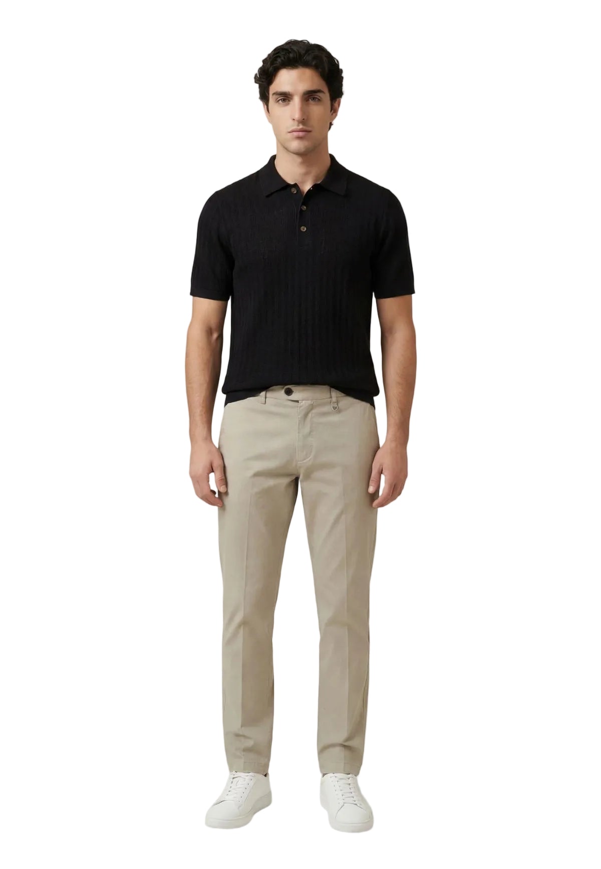 Polo nera Only & Sons Onsmoon Knit, 80% cotone e 20% nylon, texture in maglia fine e chiusura a tre bottoni; maglia polo leggera dalla vestibilità regular e stile ricercato. Vista frontale Figura intera 