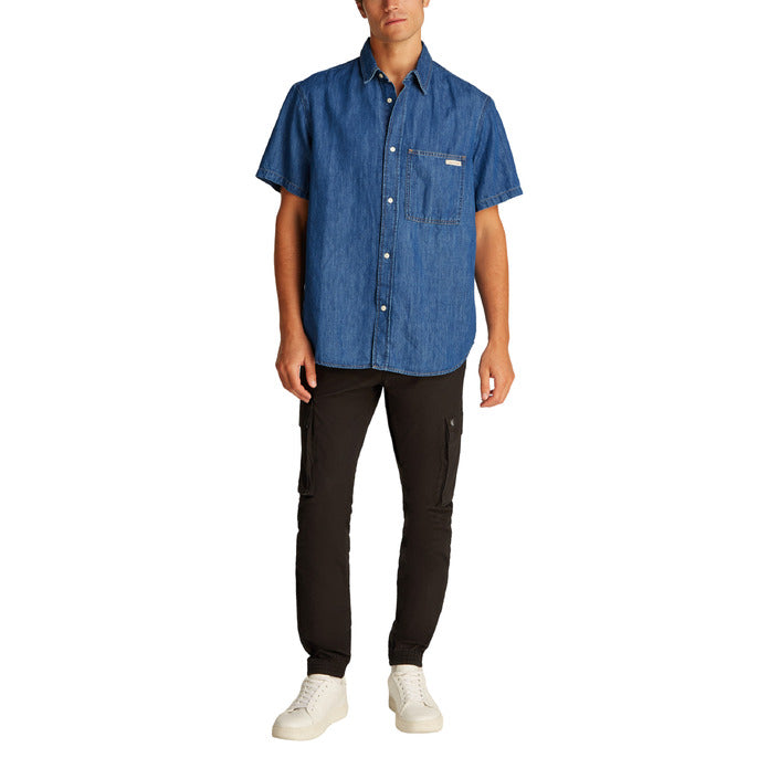 Calvin Klein Jeans Camicia Uomo Azzurro Manica Corta Bottoni Scollo Tondo Colletto Classico Tasca Interna 47% Cotone 20% Cotone Organico 19% Lino 14% Lyocell Primavera/Estate J30J327178