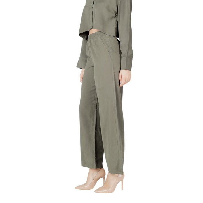 Only Pantaloni Donna Verde Senza Chiusura 93% Viscosa 7% Poliestere Primavera/Estate 15337956