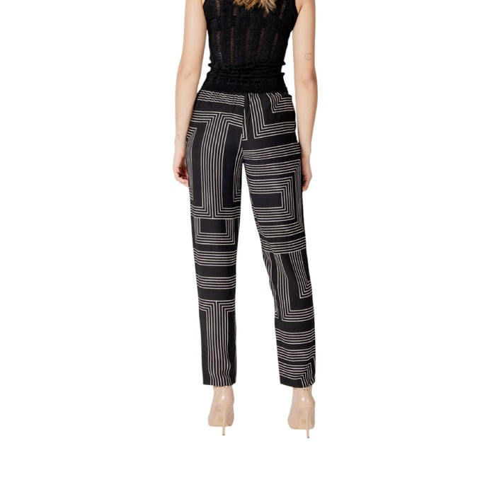 Jacqueline De Yong Pantaloni Donna Nero Stampa Lacci 87% Viscosa 13% Nylon Primavera/Estate 15344096