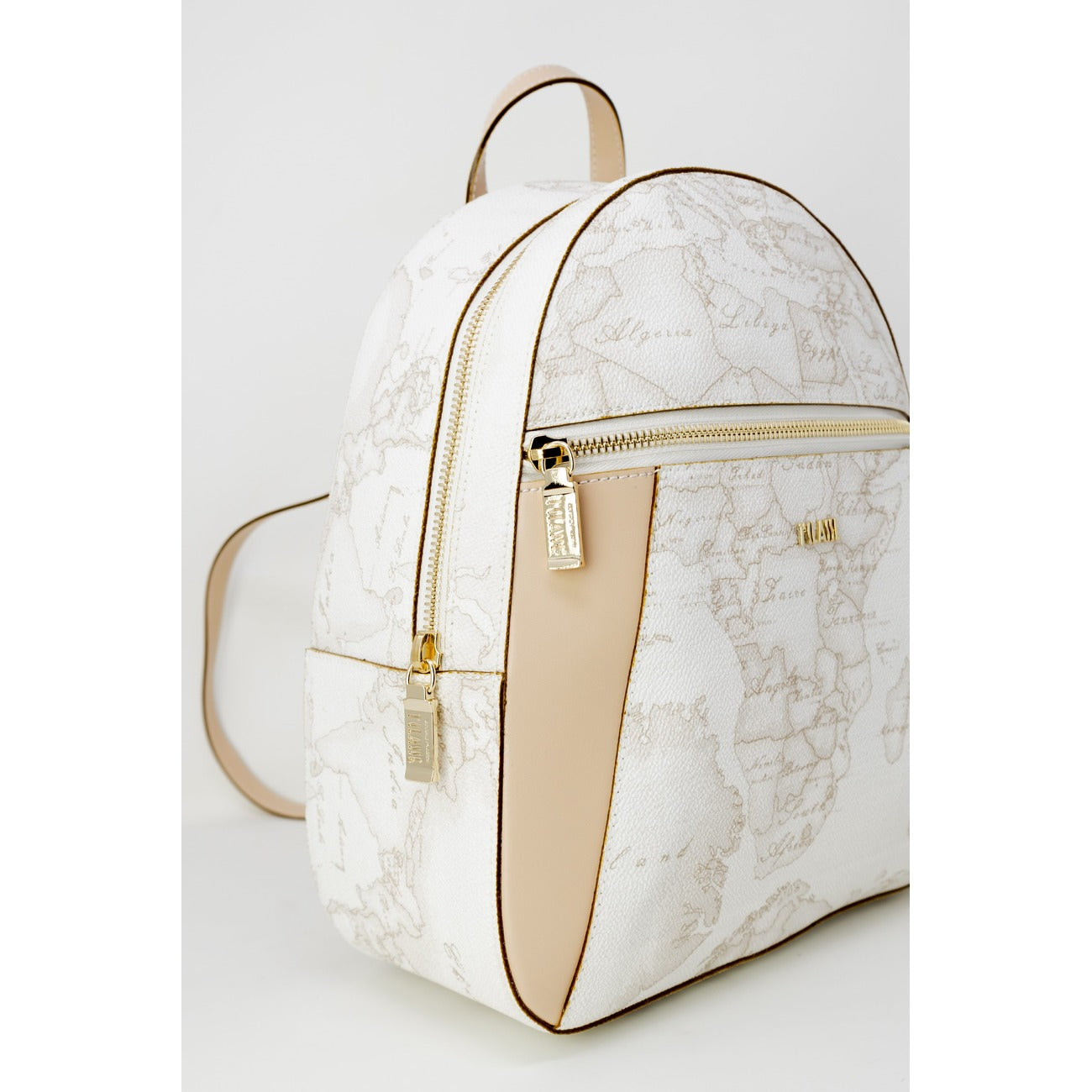 Zaino Medio Donna Alviero Martini Prima Classe; Bianco Geo White. Tessuto tecnico e 30% pregiata pelle stampata con dettagli metallici lucidi. Chiusura con zip, tasca frontale e spallacci regolabili. Misure slanciate e capienti (25x29 cm). Frontale laterale 