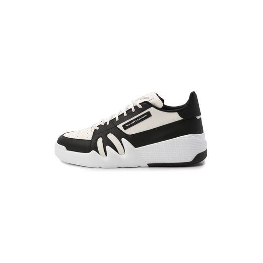 Sneaker Giuseppe Zanotti Talon; Nero, 100% Pelle. Suola 5 cm, lacci tubolari, punta traforata. Patch logo laterale, interno foderato, eccellenza Made in Italy. Stagione Autunno/Inverno. Vista laterale 