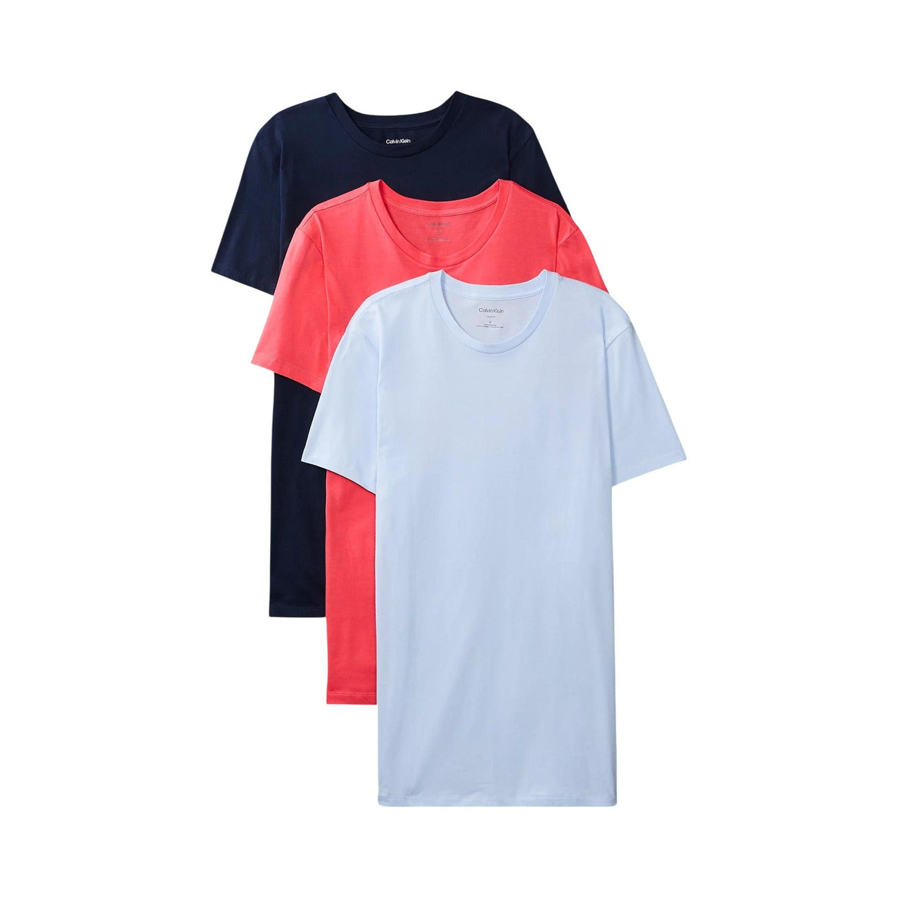 Pack 3 T-shirt Calvin Klein Underwear; 100% Cotone. Girocollo, maniche corte, logo ricamato sull'orlo. Vestibilità classica, traspirante e senza etichetta.