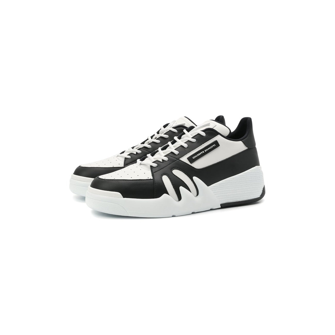 Sneaker Giuseppe Zanotti Talon; Nero, 100% Pelle. Suola 5 cm, lacci tubolari, punta traforata. Patch logo laterale, interno foderato, eccellenza Made in Italy. Stagione Autunno/Inverno. Vista frontale laterale 