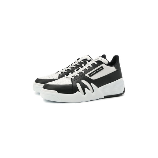 Sneaker Giuseppe Zanotti Talon; Nero, 100% Pelle. Suola 5 cm, lacci tubolari, punta traforata. Patch logo laterale, interno foderato, eccellenza Made in Italy. Stagione Autunno/Inverno. Vista frontale laterale 