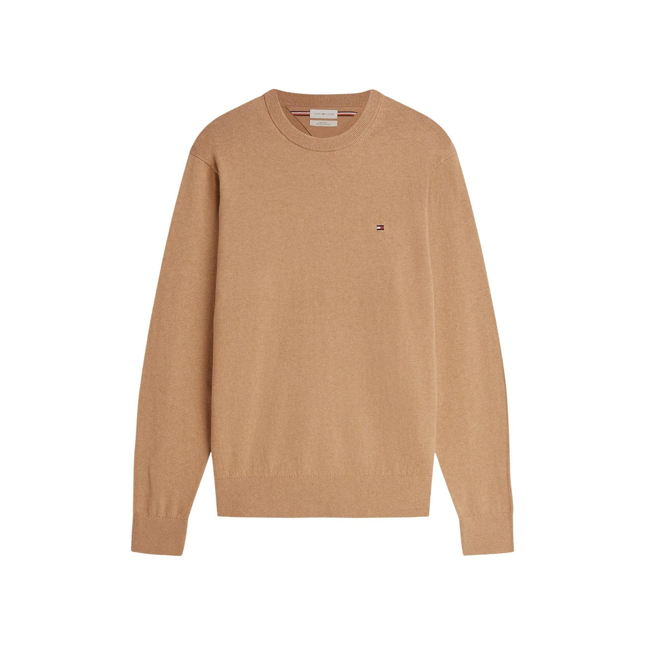 Maglione Tommy Hilfiger uomo MW0MW28046. Pullover a girocollo in misto cotone pima e cashmere, vestibilità regular con spalle scese, nastro a righe global nel colletto e logo bandiera ricamato, abbigliamento uomo autunno inverno.