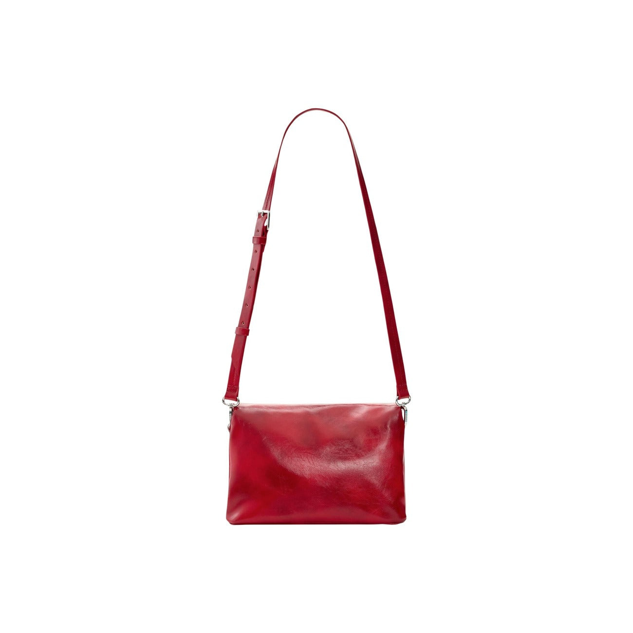 borsa piccola rossa da donna Desigual BAG_HALF LOGO VENECIA 4. Realizzata al 100% in poliestere, presenta una superficie liscia con logo Desigual in rilievo sul davanti. Il manico intrecciato, arricchito da dettagli decorativi e nodi. Chiusura a patta Figura posteriore 