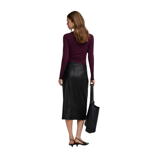 Gonna similpelle nera Only ONLBITTEN 15373299. Pencil skirt midi da donna a vita alta in finta pelle nera con spacco sul davanti, tasche e chiusura zip e bottone, abbigliamento donna mezza stagione.