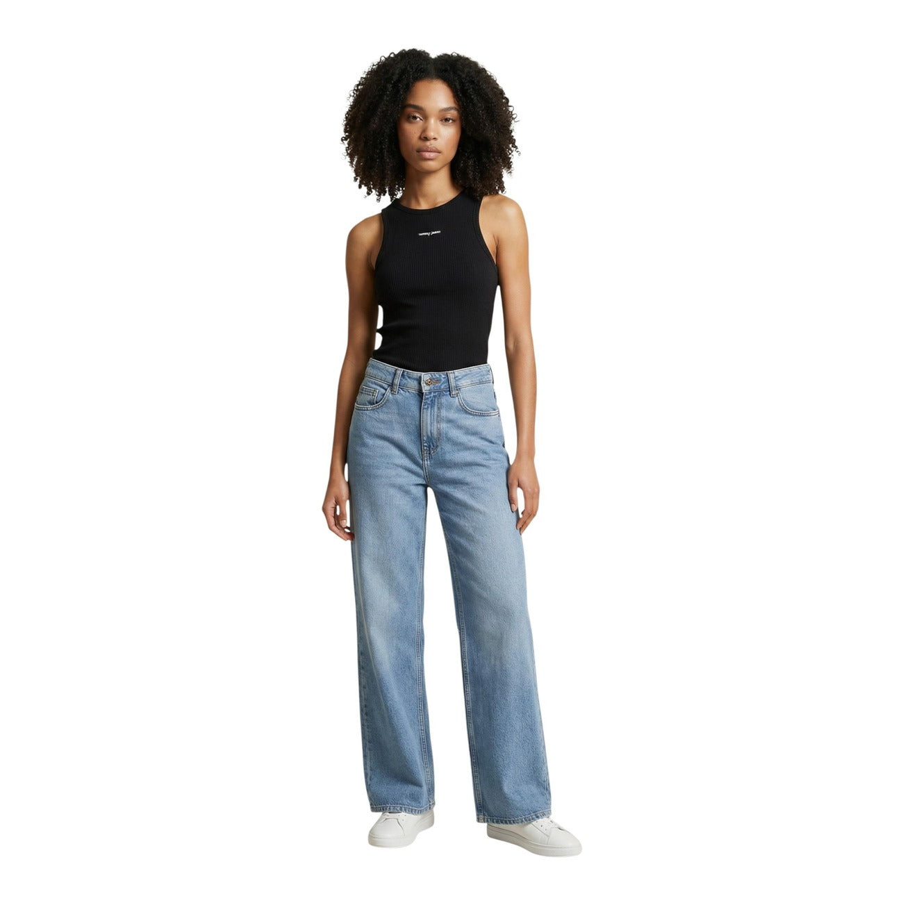 Top Tommy Hilfiger Jeans donna nero senza maniche - vista frontale figura intera indossato da modello
