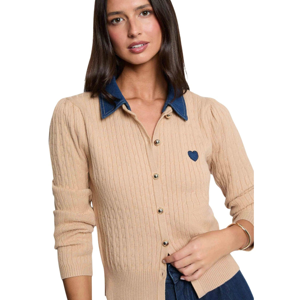 Maglione donna con colletto a revers Morgan De Toi 262-MROSALA. Maglia sottile aderente a maniche lunghe in poliestere e viscosa con bottoni frontali.