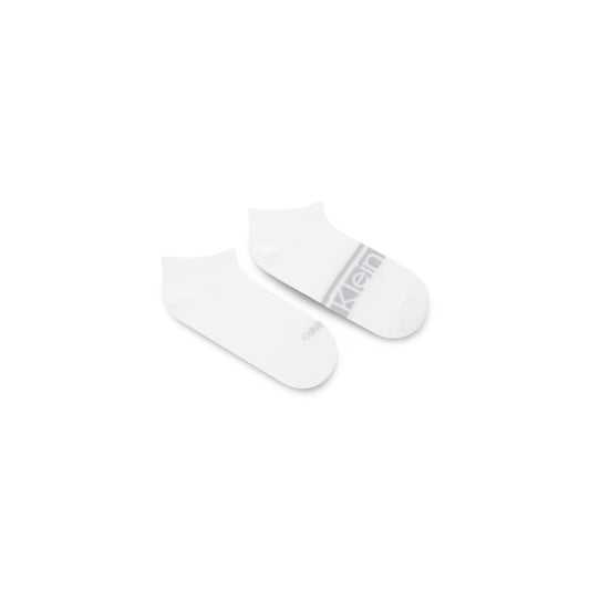 Pack 2 Paia Calzini Sneaker CK Jeans; bianco. 59% Cotone, 38% Poliammide, 3% Elastam. Logo a contrasto sulla fascia, taglio basso, tessuto tecnico-morbido anti-usura. Vista frontale 