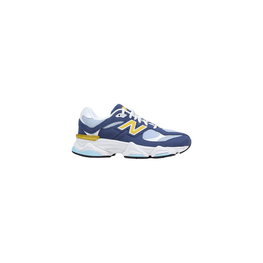 Sneakers unisex New Balance G90601YR; pelle scamosciata e mesh, design strutturato, ammortizzazione robusta. Stile iconico per outfit casual. Vista laterale 