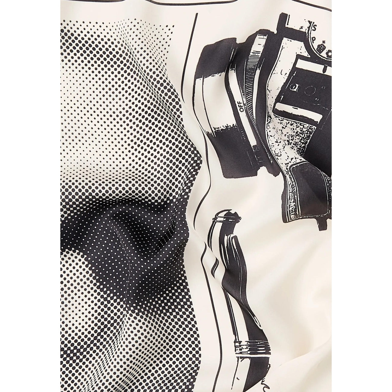 Foulard Karl Lagerfeld B2W330071EY; 100% Poliestere. Stampa grafica Ikon, 55x55 cm, bordo logato. Sciarpa quadrata versatile, luminosa e resistente per la PE26.