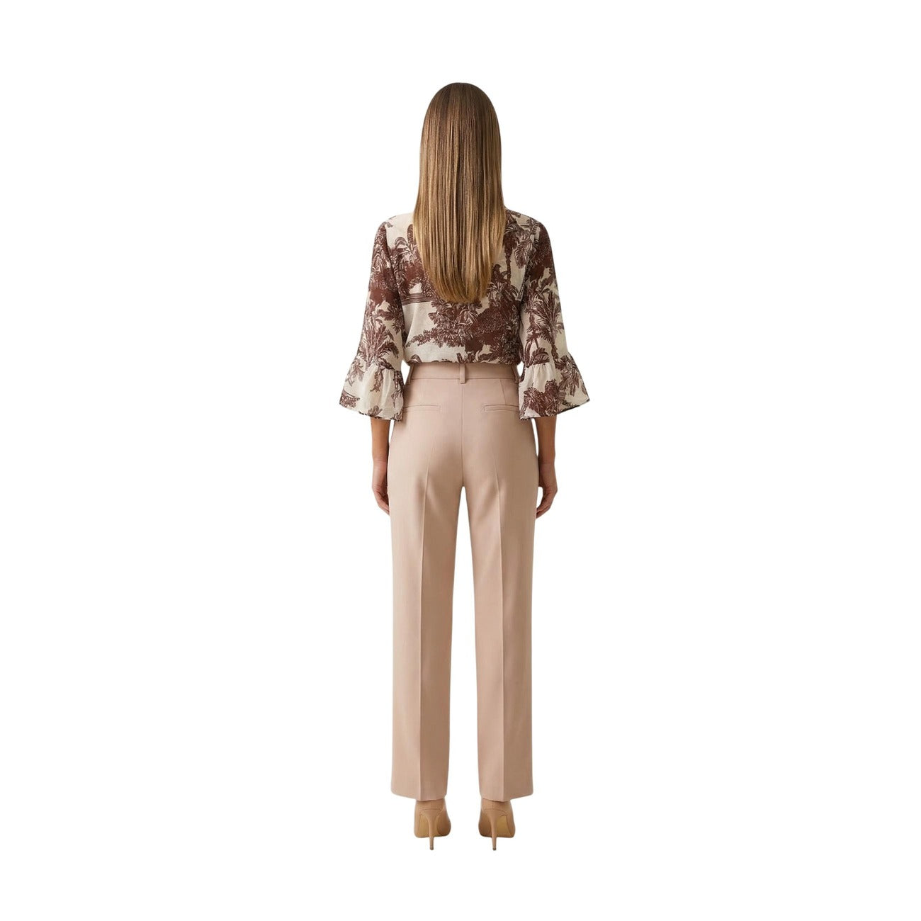 Camicia Artigli ACCA004768; 100% Cotone. Stampa botanica, nodo frontale in vita, maniche lunghe. Camicia donna fresca, iconica e facile da abbinare per la PE26.