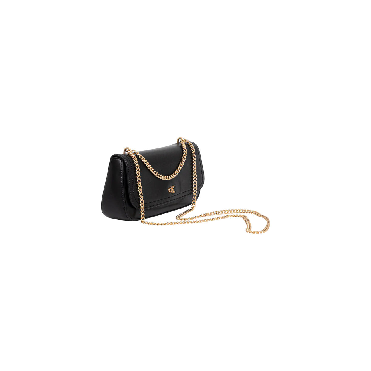 Borsa Piccola Convertibile Calvin Klein; Nero. 51% Poliestere riciclato, chiusura zippata, tracolla regolabile e catena dorata. Dimensioni sottili e slanciate (24x12 cm), stile casual-luxury 4 stagioni. Vista con tracolla 