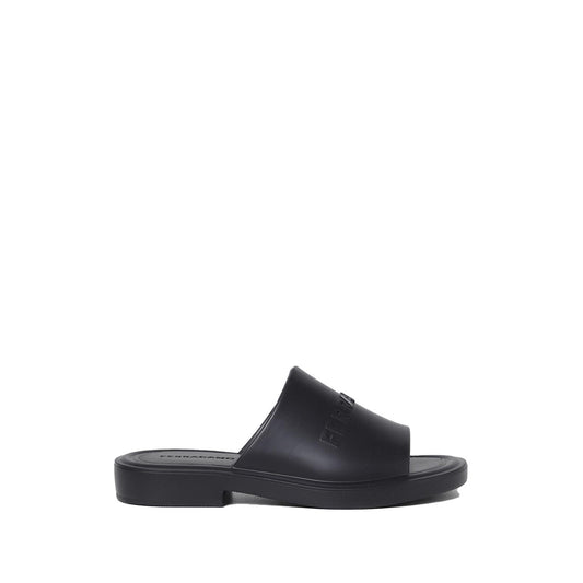 Pantofole in EVA Ferragamo; Nero. Logo in rilievo, punta tonda, suola in gomma. Leggere, resistenti e prodotte in Italia. Il lusso quotidiano ai tuoi piedi. Laterale 