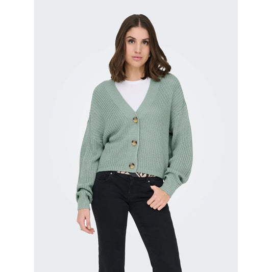 Cardigan Only donna verde Chinois Green 15211521. Maglione cardigan verde con scollo a V, bottoni frontali, spalle calate e finiture a coste, maglia donna morbida e comoda Autunno/Inverno Only.