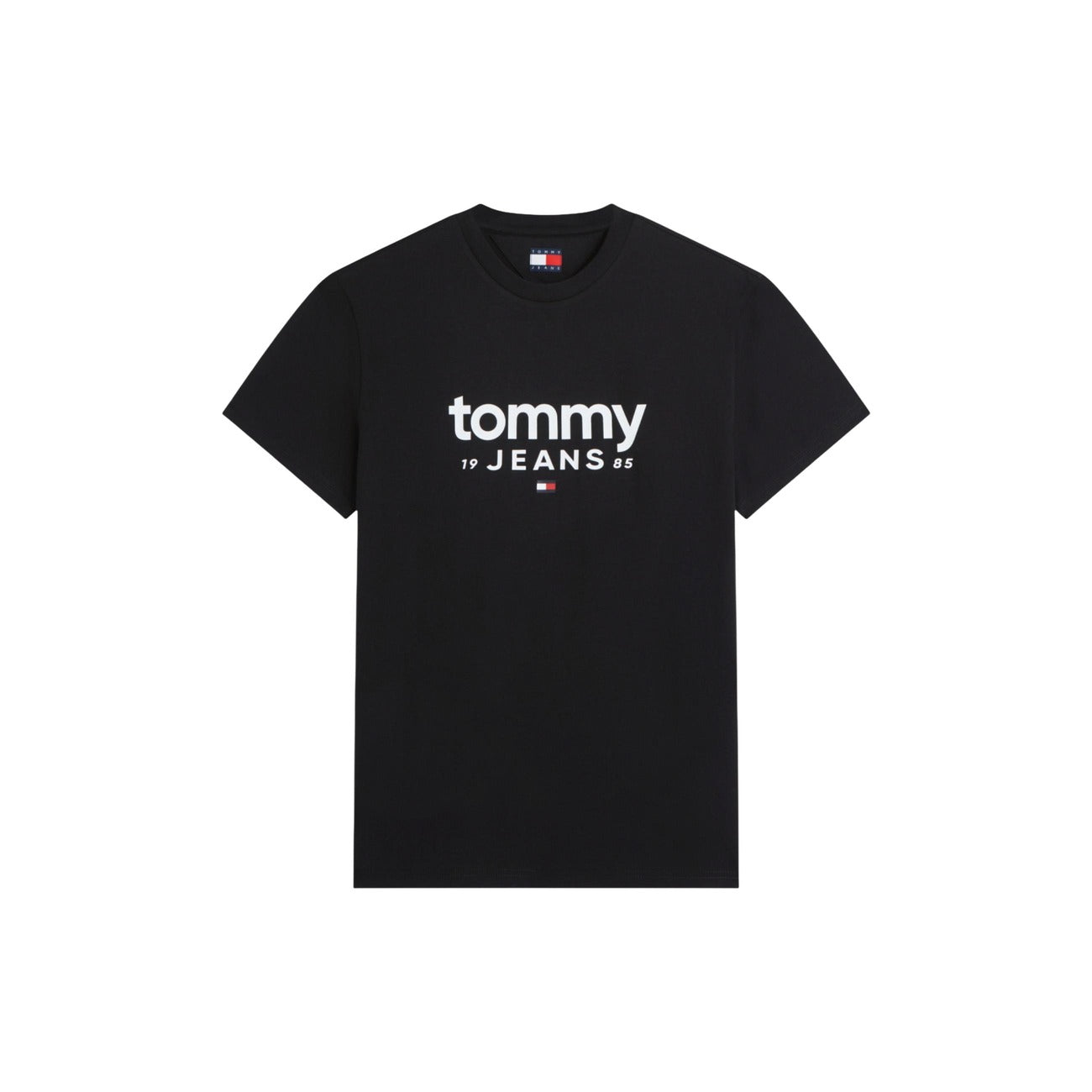 T-shirt Nero Tommy Jeans; Maxi Logo. 100% Cotone Rigenerato. Regular fit, maniche corte, design iconico e sostenibile. Ideale per jeans e look sportivi. Vista stesa frontale 