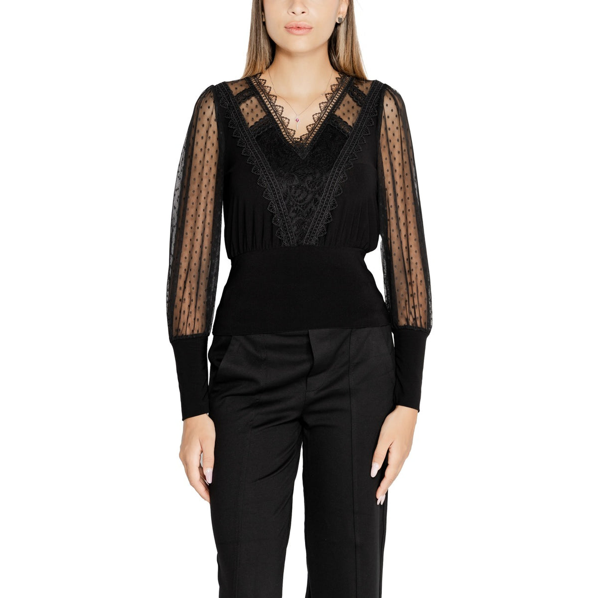 Blusa donna Morgan De Toi nera – Maglia maniche lunghe in pizzo e dobby a pois 221-TAGADA.