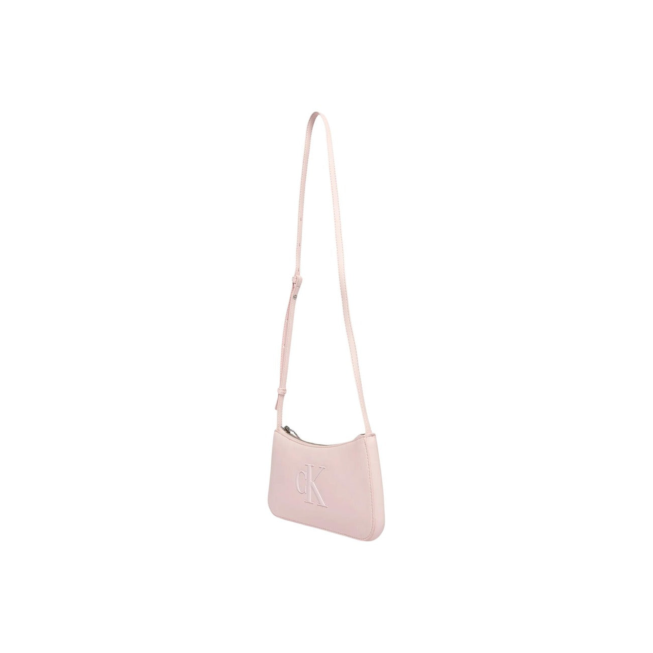 Borsa Mini Tracolla Calvin Klein; 100% Poliuretano Rosa. Logo in rilievo, chiusura con cerniera, design extra-slim. 21x12,5x2 cm. Accessorio casual raffinato per tutte le stagioni. Vista con tracolla 