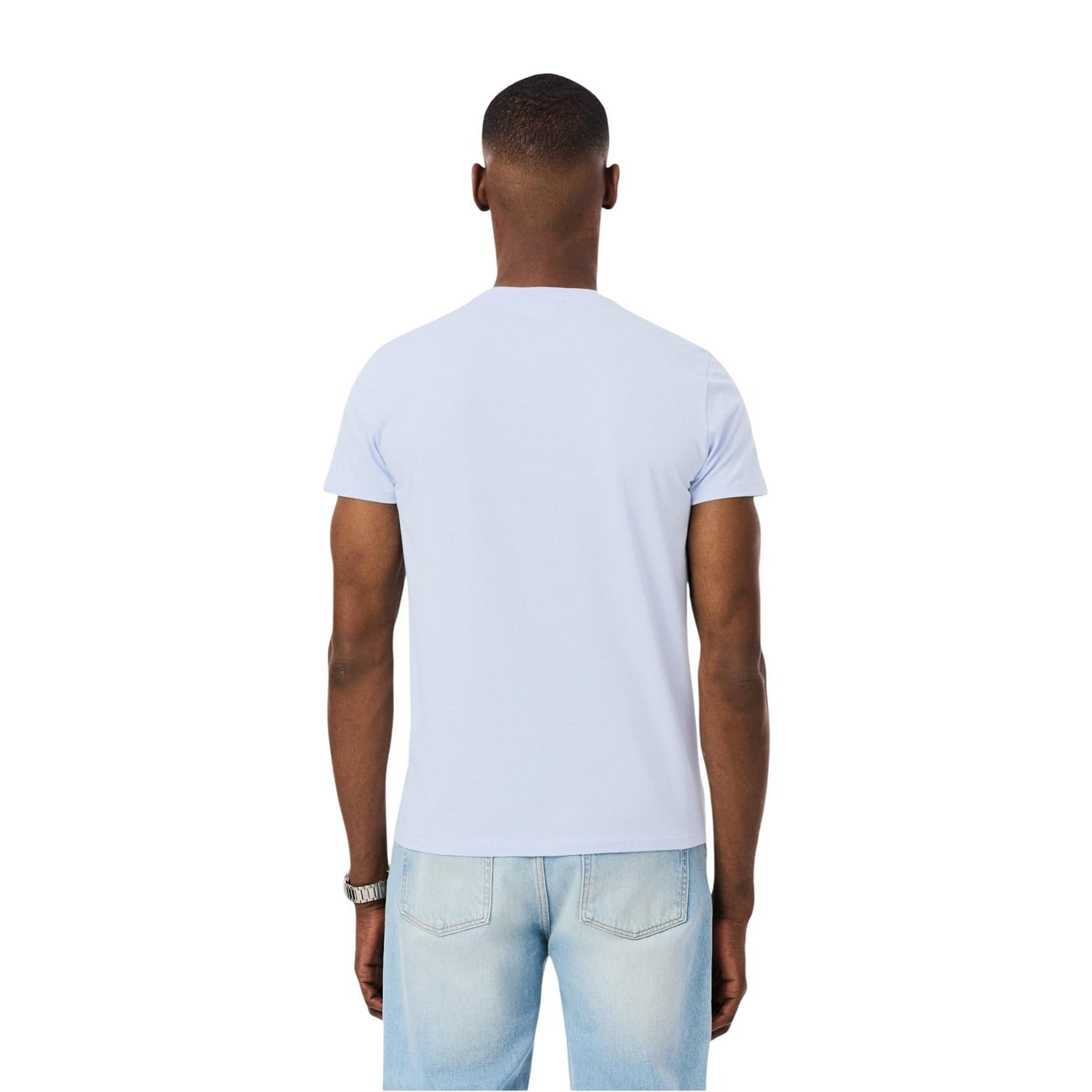 Lacoste Pima Cotton T-shirt; cotone peruviano extra fine, coccodrillo ricamato, taglio regular. La T-shirt di lusso resistente e traspirante. Colore azzurro