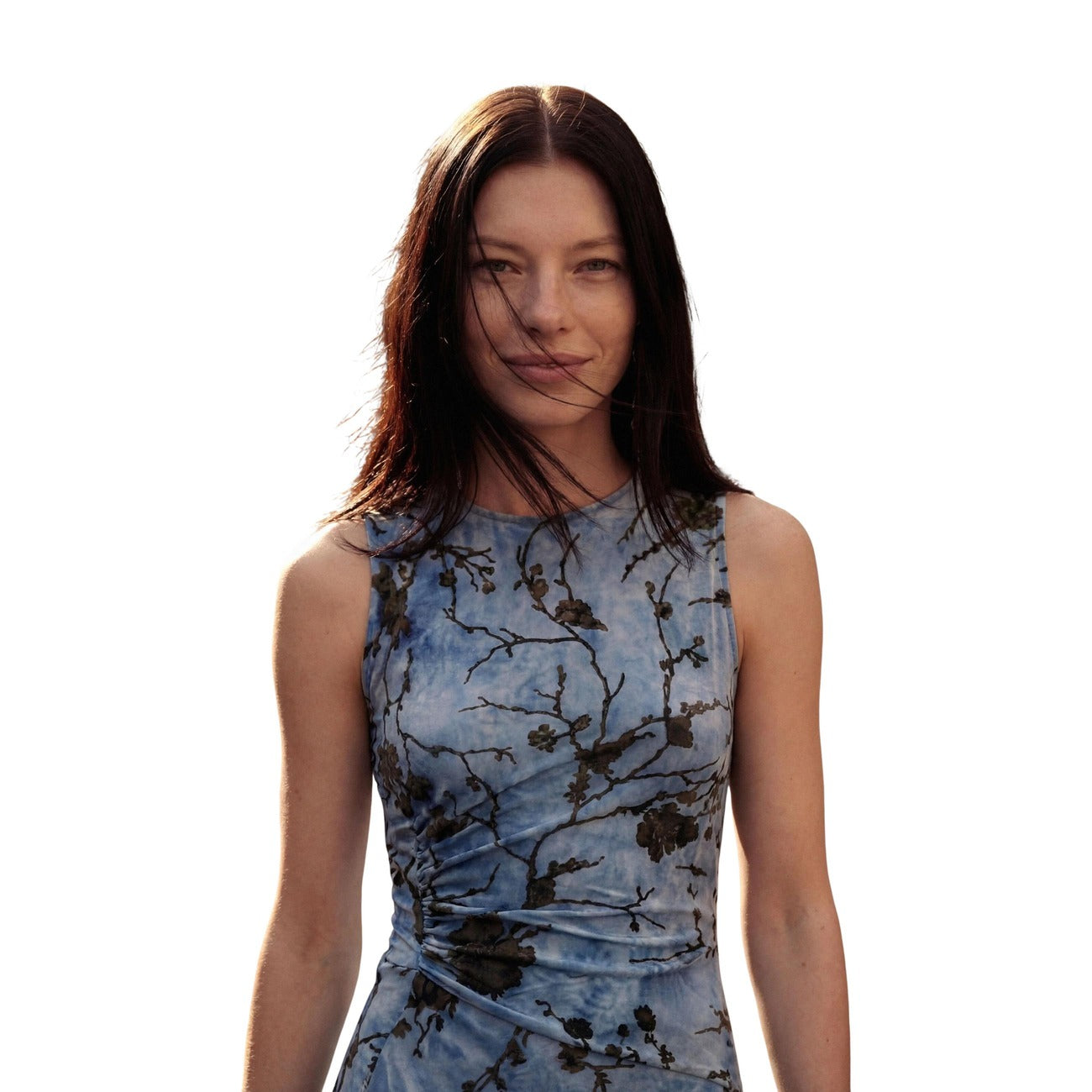Abito Desigual donna azzurro Cougar REPRIS_VEST_COUGAR. Vestito midi aderente smanicato con scollo halter, maglia floccata a fantasia floreale orientale scura, collezione primavera estate.