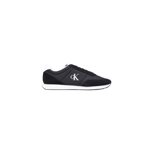 Sneakers Calvin Klein nere uomo HM0HM02469. Scarpe sportive da uomo nere in poliestere riciclato con logo monogram cK ricamato, dettagli a contrasto su tallone e suola, scarpe da ginnastica casual basse per uso quotidiano 4 stagioni.